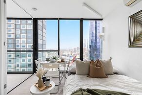 Cozy & Central 2BR Stay, Near Cbd, Free Parking