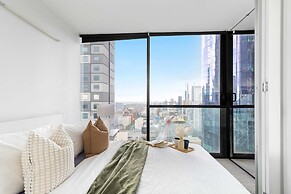 Cozy & Central 2BR Stay, Near Cbd, Free Parking