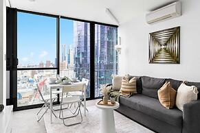 Cozy & Central 2BR Stay, Near Cbd, Free Parking