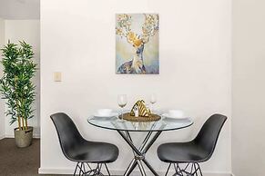 Charming City-view Apt, Next to Darling Harbour