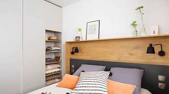 Mobilhome in Bessan With Terrace