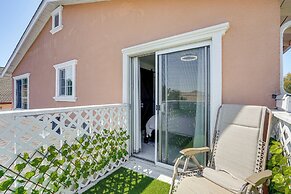 Bay & Hill Views: Modern Hercules Home