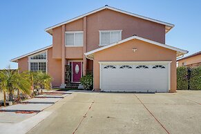 Bay & Hill Views: Modern Hercules Home