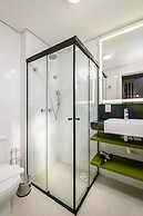 Beautiful and Modern Studio for Couples Stu309