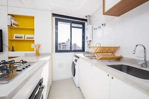 Beautiful and Modern Studio for Couples Stu309