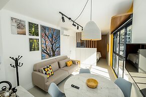 Beautiful and Modern Studio for Couples Stu309