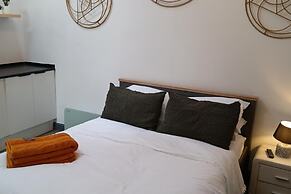Luxury Chester City Apartments Near Station