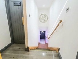 Luxury Chester City Apartments Near Station