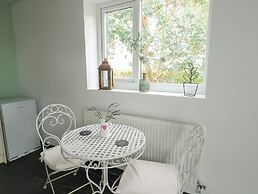 Seiriol Shepherds Hut