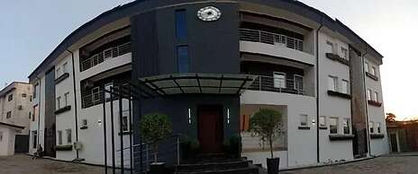 Exquisite Apartments By Signature