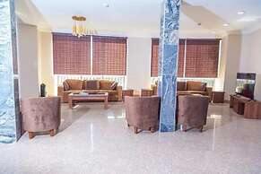 De Guest Pride Hotel and Suites