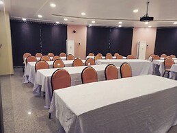 De Guest Pride Hotel and Suites