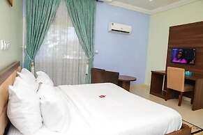 De Guest Pride Hotel and Suites