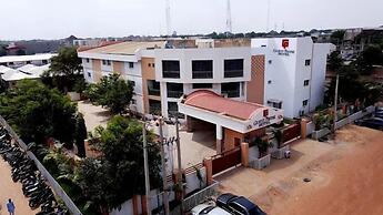 De Guest Pride Hotel and Suites