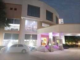 De Guest Pride Hotel and Suites