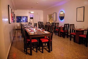 De Guest Pride Hotel and Suites