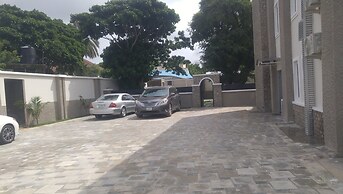 De Marshall Hotel and Apartments
