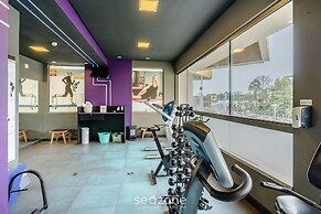 Apt in Cond. with heated pool CUR0905