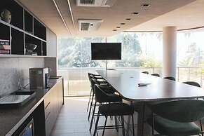 Yacht - by Setai Apartaments