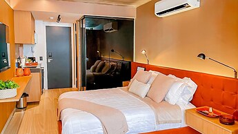 Yacht - by Setai Apartaments