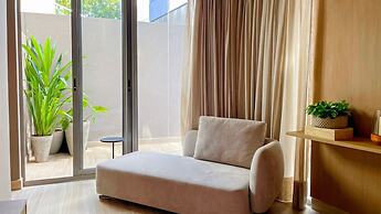 Yacht - by Setai Apartaments