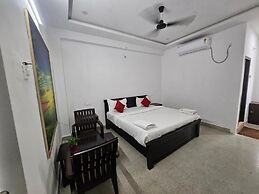 HOTEL VANAMALI