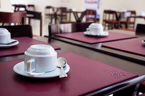 Seleto Hotel Express