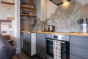 Host Stay Wakefield Apartment
