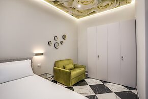 Golden Rose in Naples