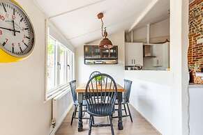 Host Stay Nicholson Cottage