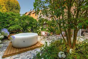 The Garden Lodge in Lucca