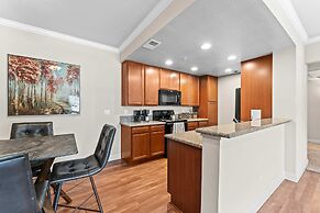 New Upscale 1BR Stay With Mini Golf Sauna Heated Pool