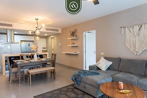 Nick Price Residences A 206