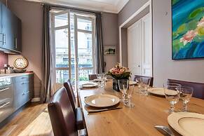 Splendid 5BR Family Apartment - Trocadero