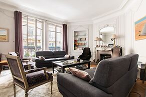 Splendid 5BR Family Apartment - Trocadero