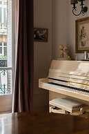 Splendid 5BR Family Apartment - Trocadero