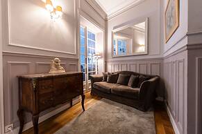Splendid 5BR Family Apartment - Trocadero