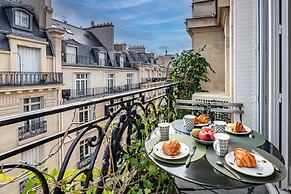 Prestigious Apartment Near the Trocadero