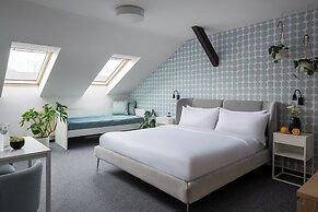Riverside Hotel by Goodnite cz