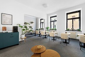 Riverside Hotel by Goodnite cz