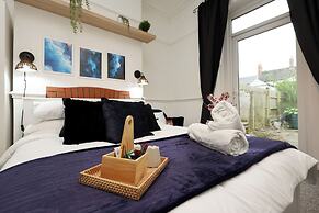 Cardiff Guesthouse & On-Street Parking