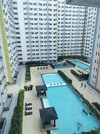 Cozy Quezon City Condo With Private Pool & Elevator Access