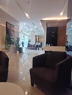 Cozy Quezon City Condo With Private Pool & Elevator Access