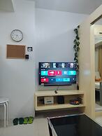 Cozy Quezon City Condo With Private Pool & Elevator Access