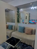 Cozy Quezon City Condo With Private Pool & Elevator Access