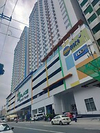 Cozy Quezon City Condo With Private Pool & Elevator Access