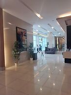 Cozy Quezon City Condo With Private Pool & Elevator Access