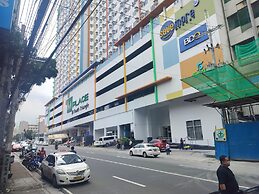 Cozy Quezon City Condo With Private Pool & Elevator Access