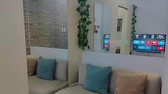 Cozy Quezon City Condo With Private Pool & Elevator Access
