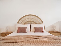 Alyria Sea Side Suites
